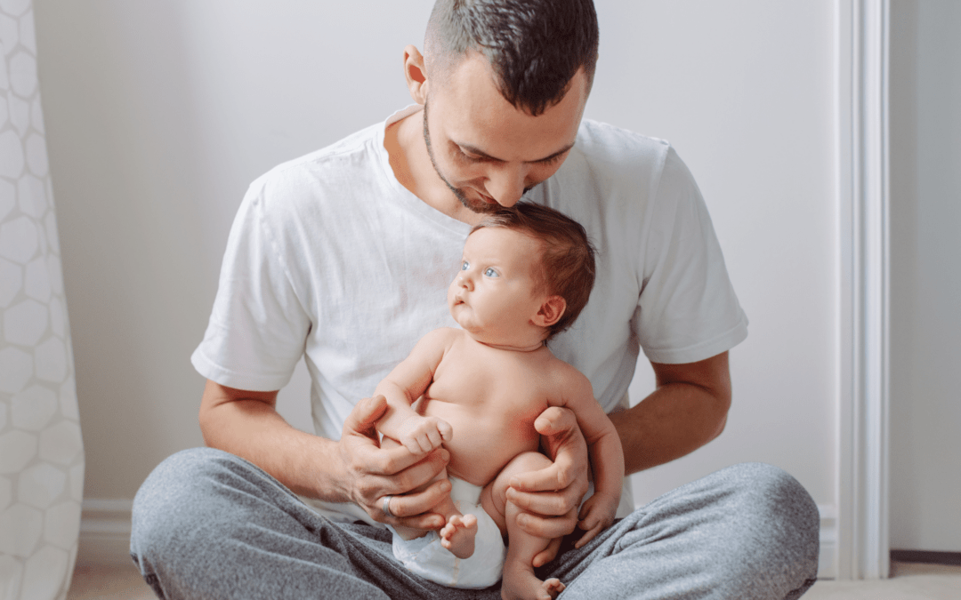 father bonds with baby